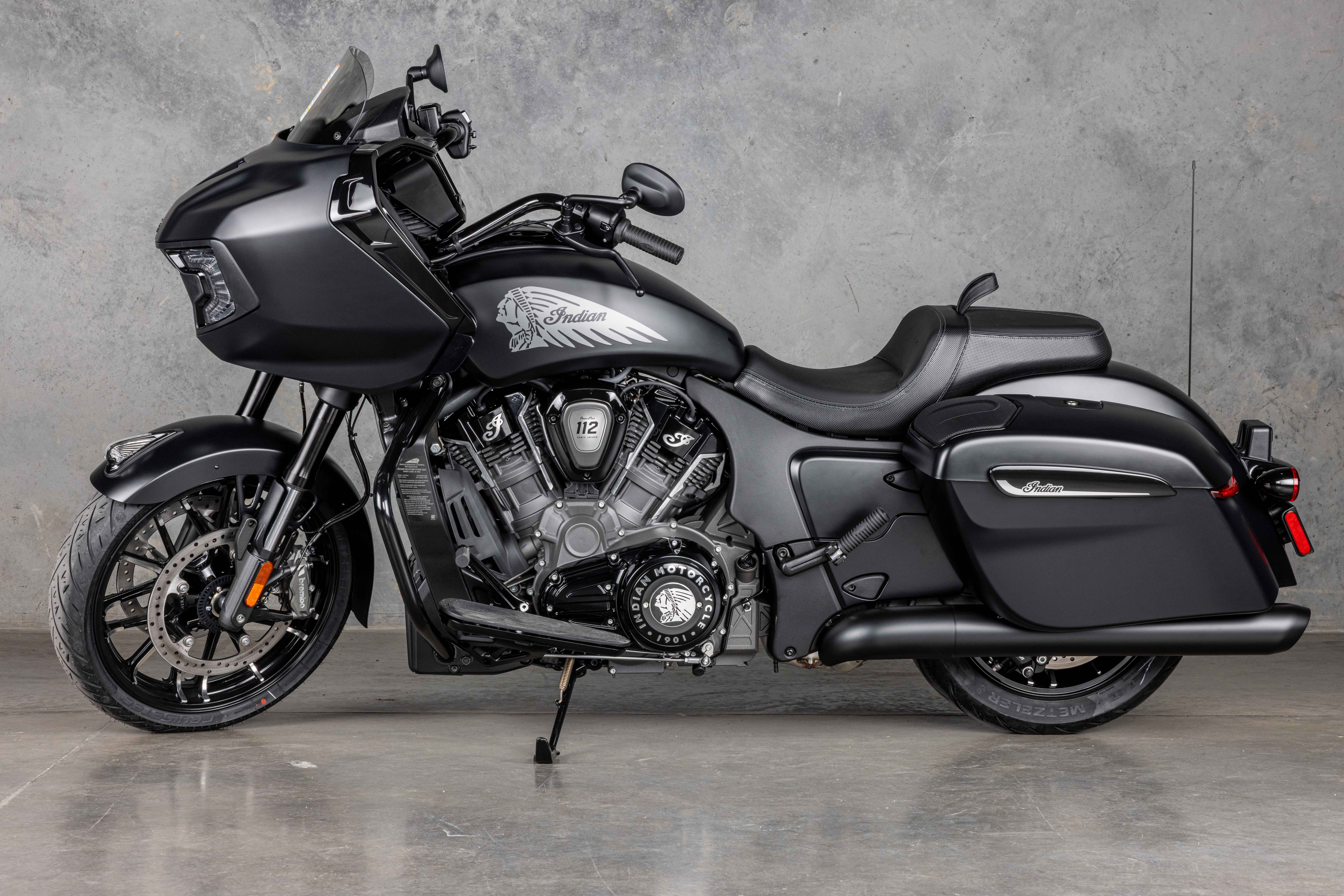 2026 Indian Challenger Dark Horse + 112 & Audio Package