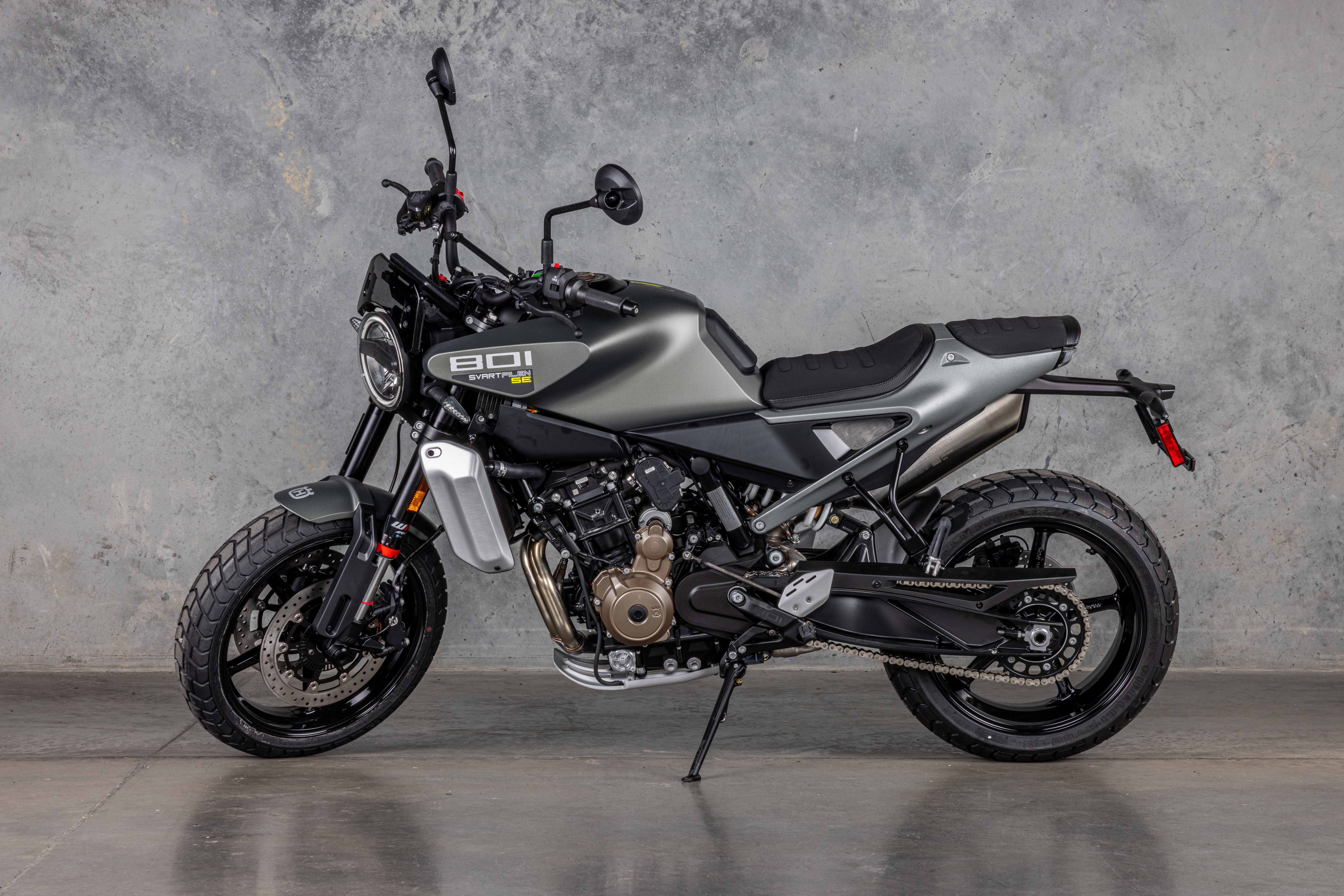 2027 Share Husqvarna SVARTPILEN 801 - VM785054 - VM785054 — photo 1 of 24