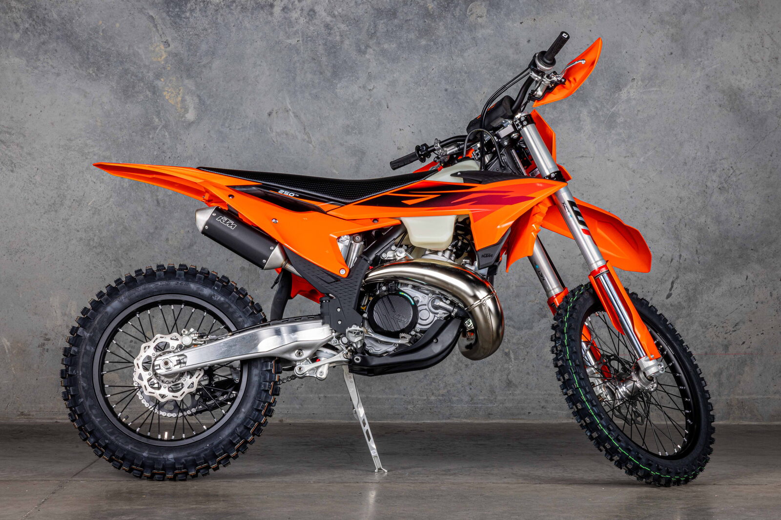 2027 KTM 250 XC MOTORCYCLE