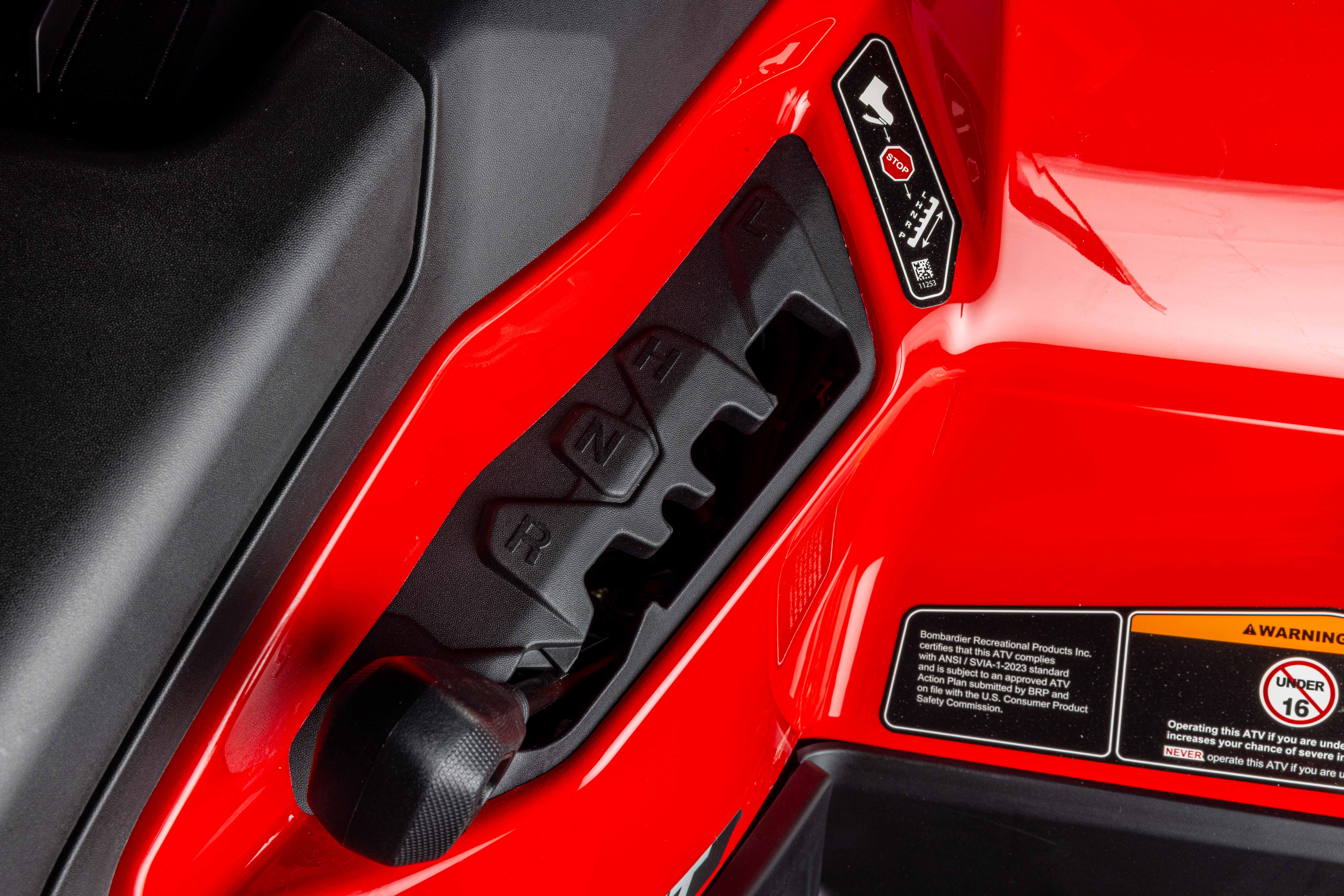 2027 Can-Am OUTLANDER PRO XT HD7 ATV