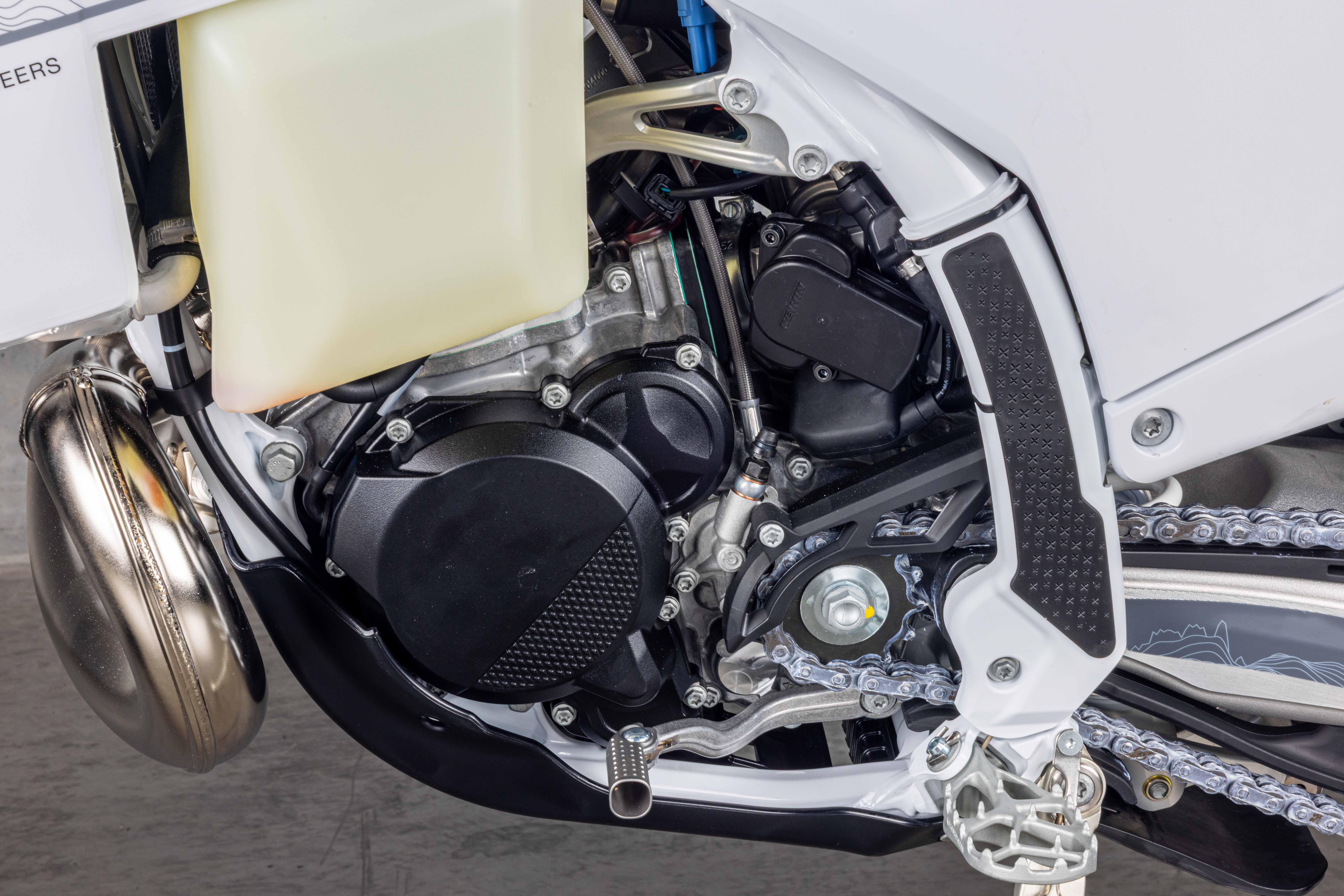 2027 HUSQVARNA TE 300 PRO MOTORCYCLE