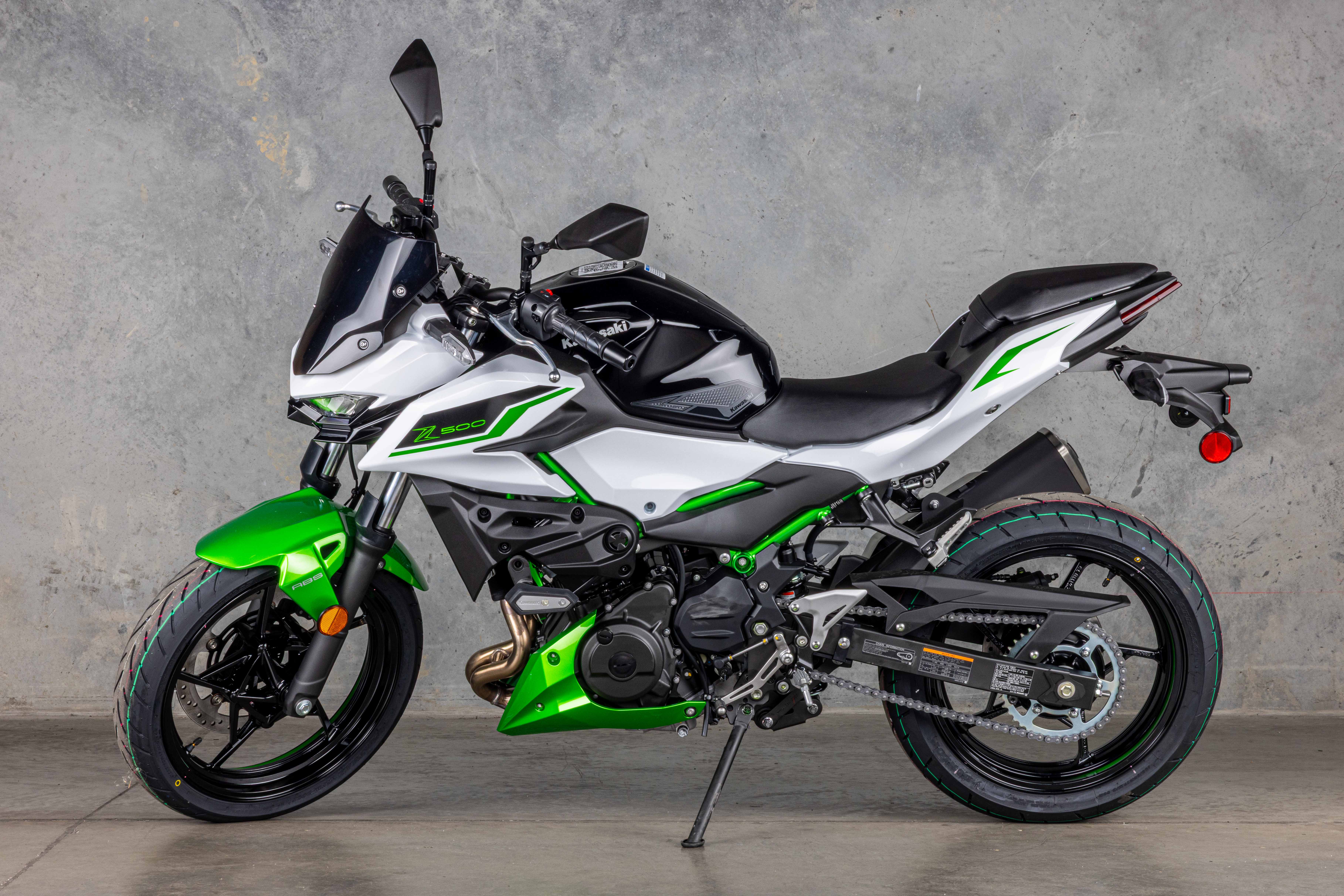 2027 Kawasaki Z500 SE ABS MOTORCYCLE