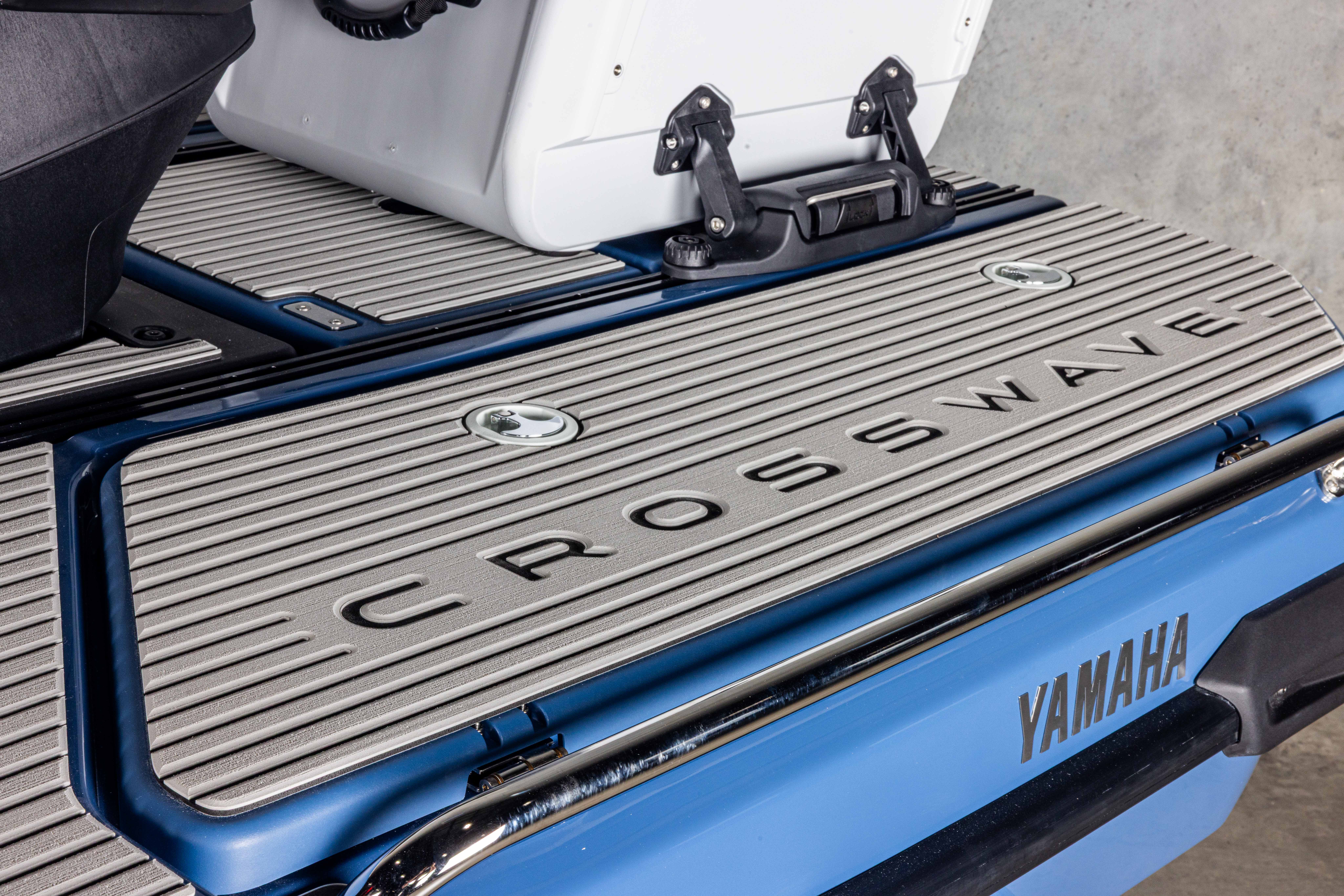 2027 Yamaha Waverunner CROSSWAVE WATERCRAFT